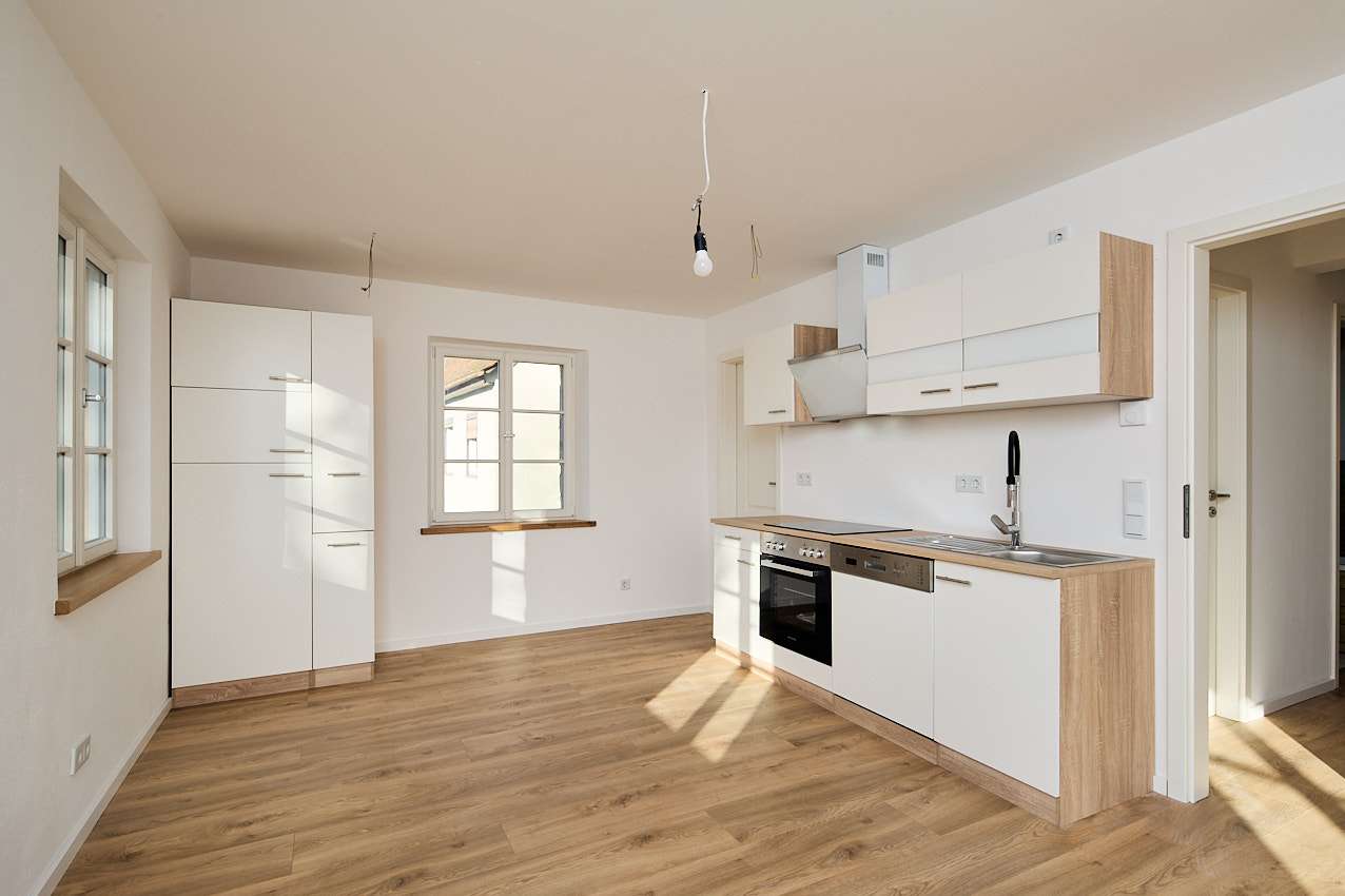 EBK inklusive Geräte & Abstellkammer