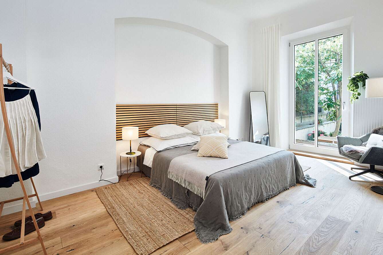 großzügiges Schlafzimmer