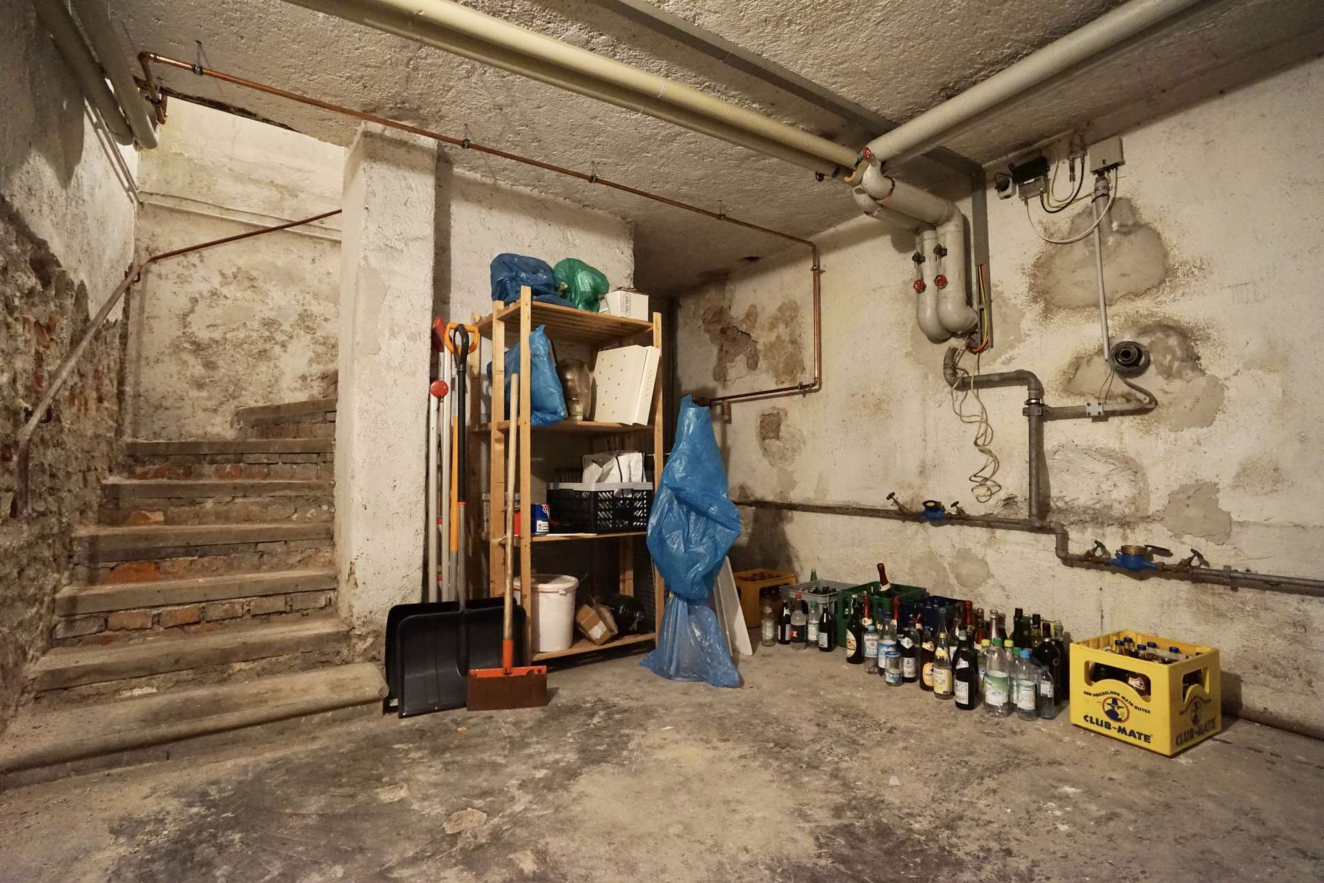 Vorderhaus unterkellert