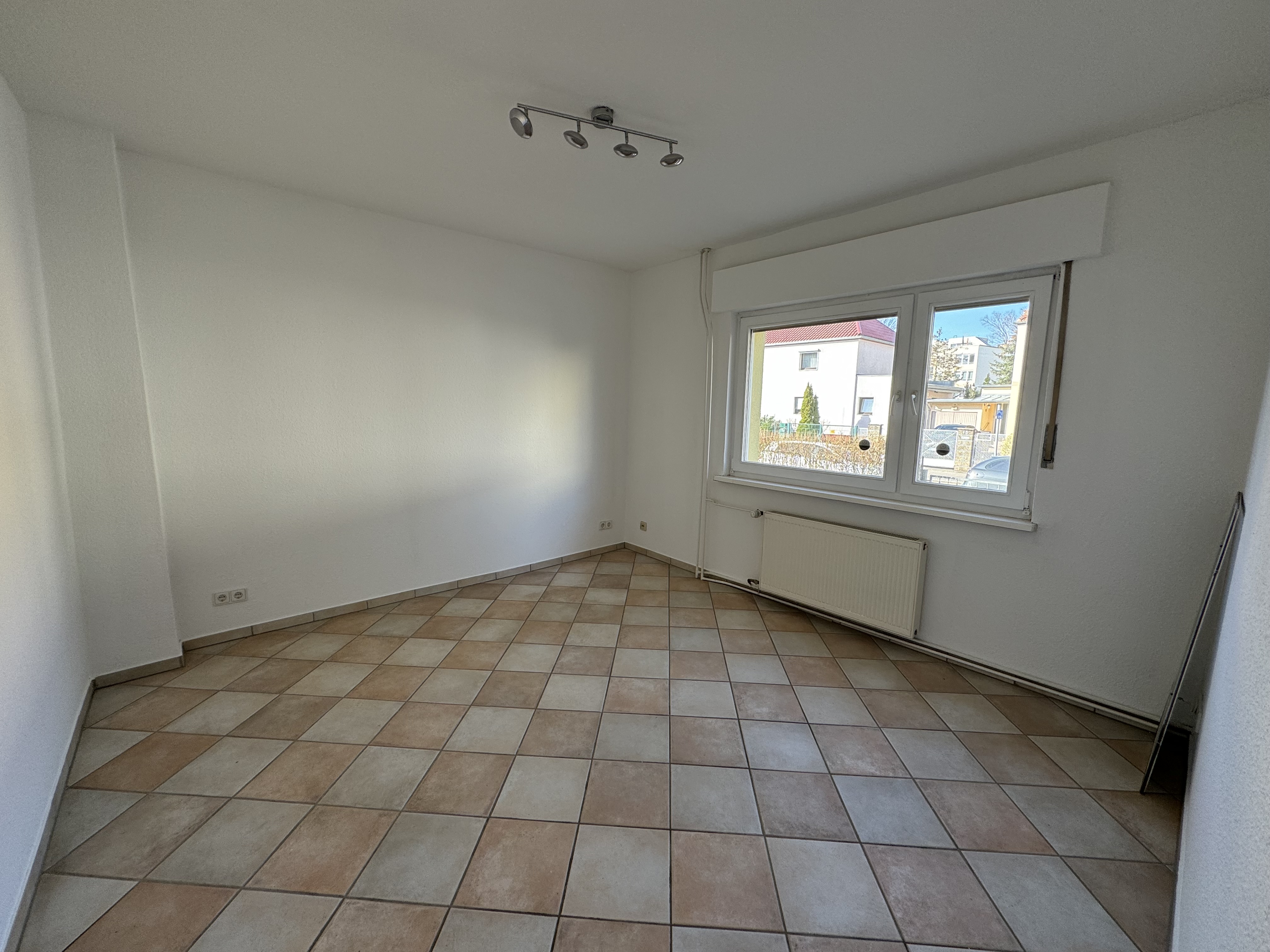 Familienfreundliches Reihenmittelhaus mit Garage ! – Bild 4