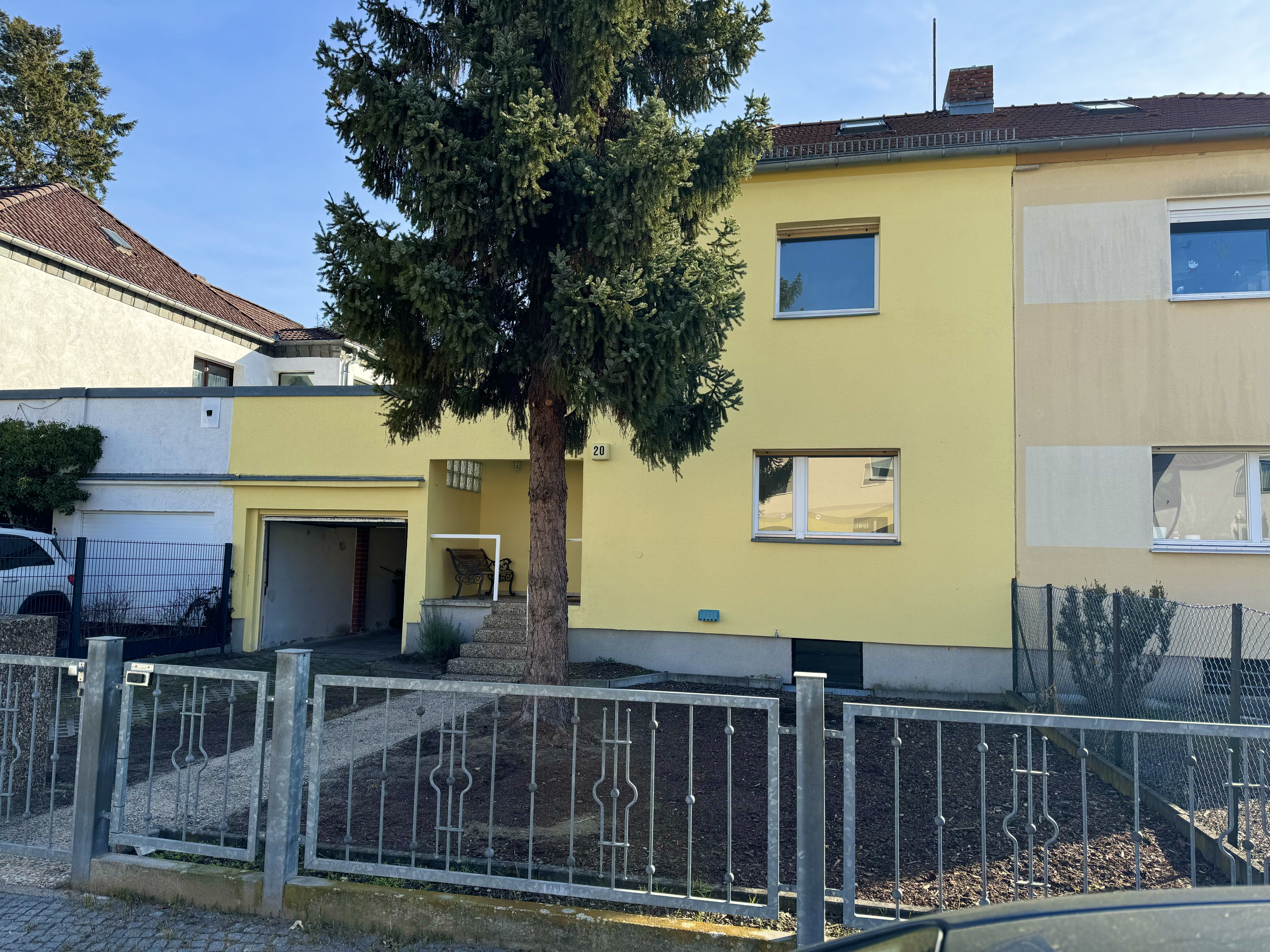 Familienfreundliches Reihenmittelhaus mit Garage !