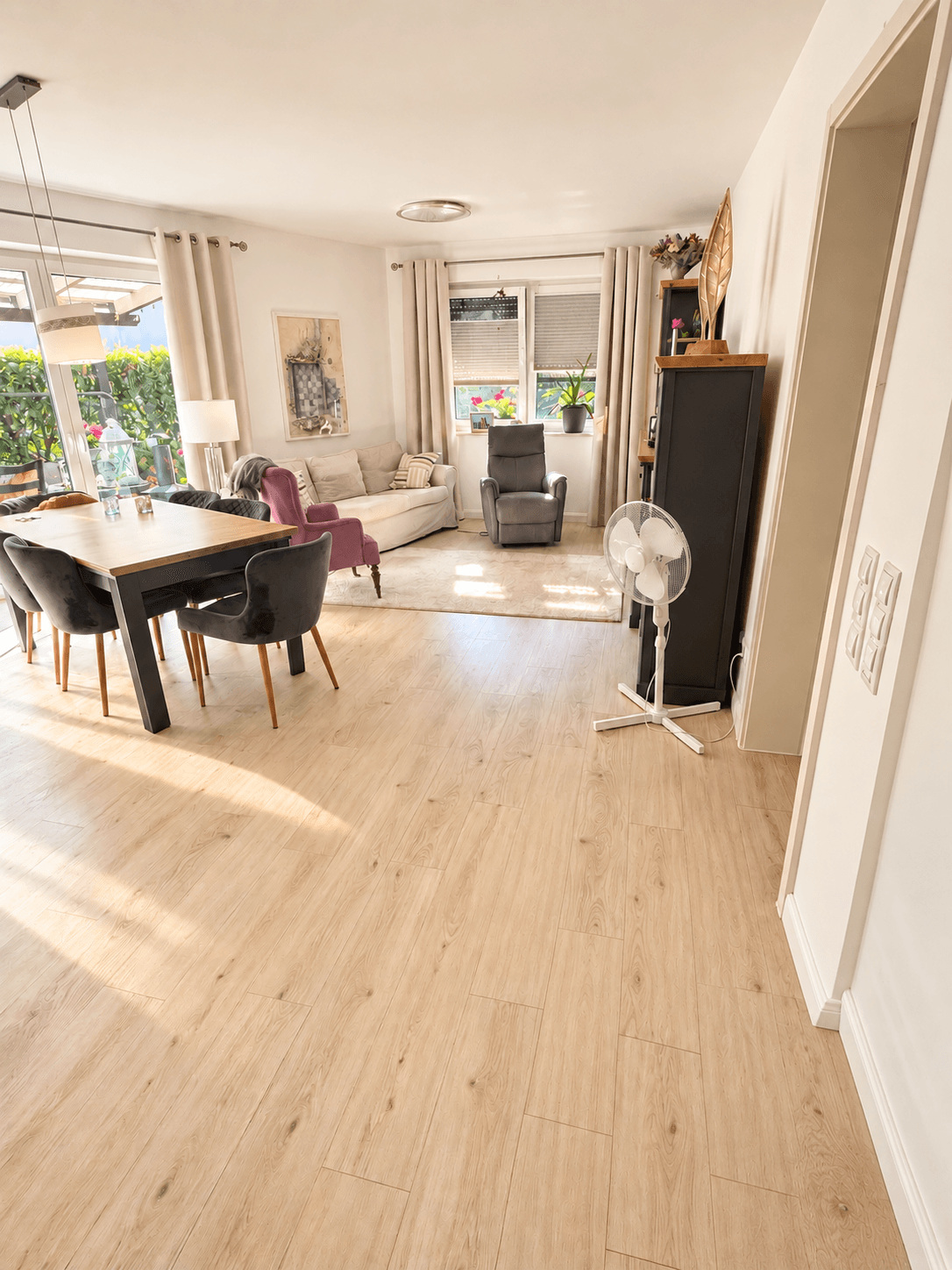 Attraktive Erdgeschosswohnung mit eigenem Garten und überdachter Terrasse – Bild 3