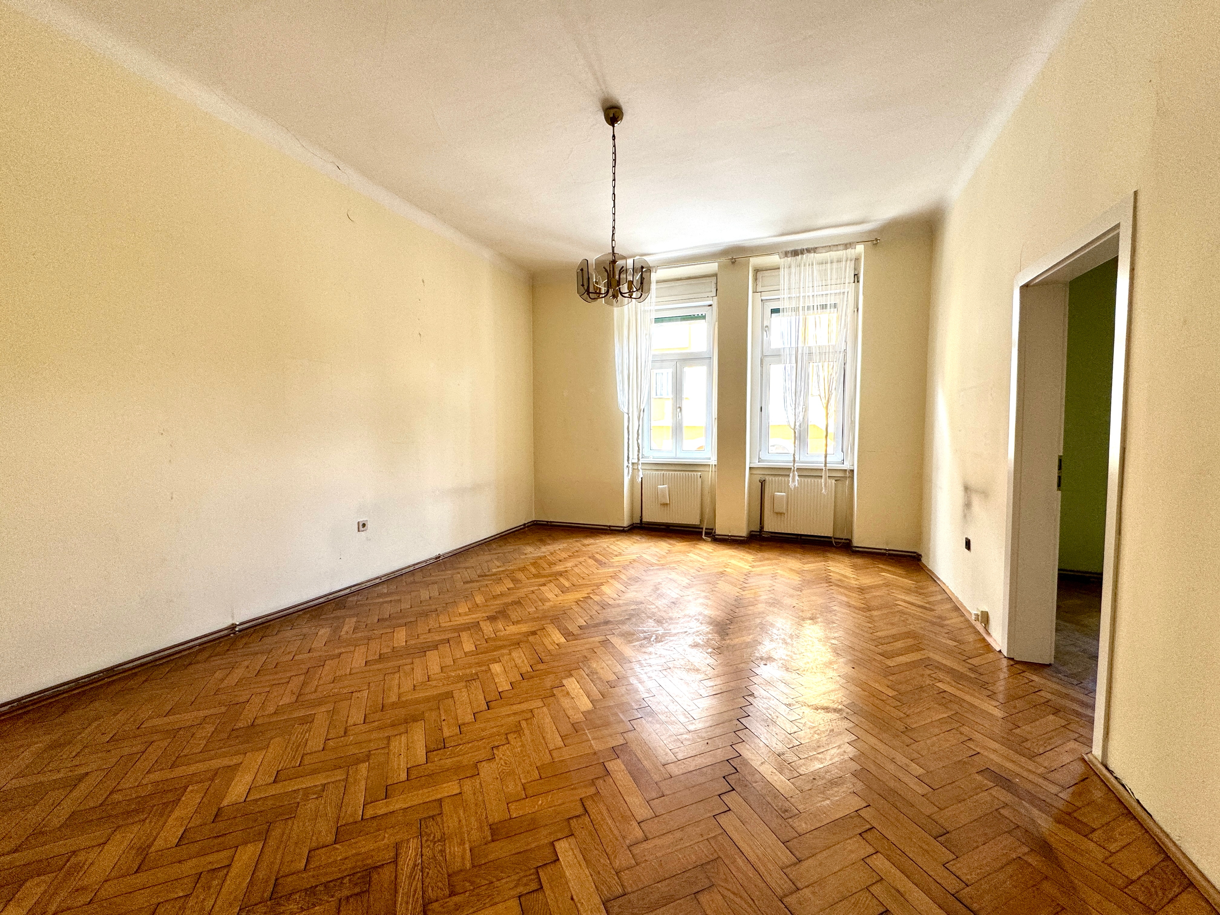 Herz-Jesu-Viertel: Sanierungsbedürftige Altbauwohnung | 2 Zimmer | Balkon | Ruhelage Herz-Jesu-Viertel: Sanierungsbedürftige Altbauwohnung | 2 Zimmer | Balkon | Ruhelage