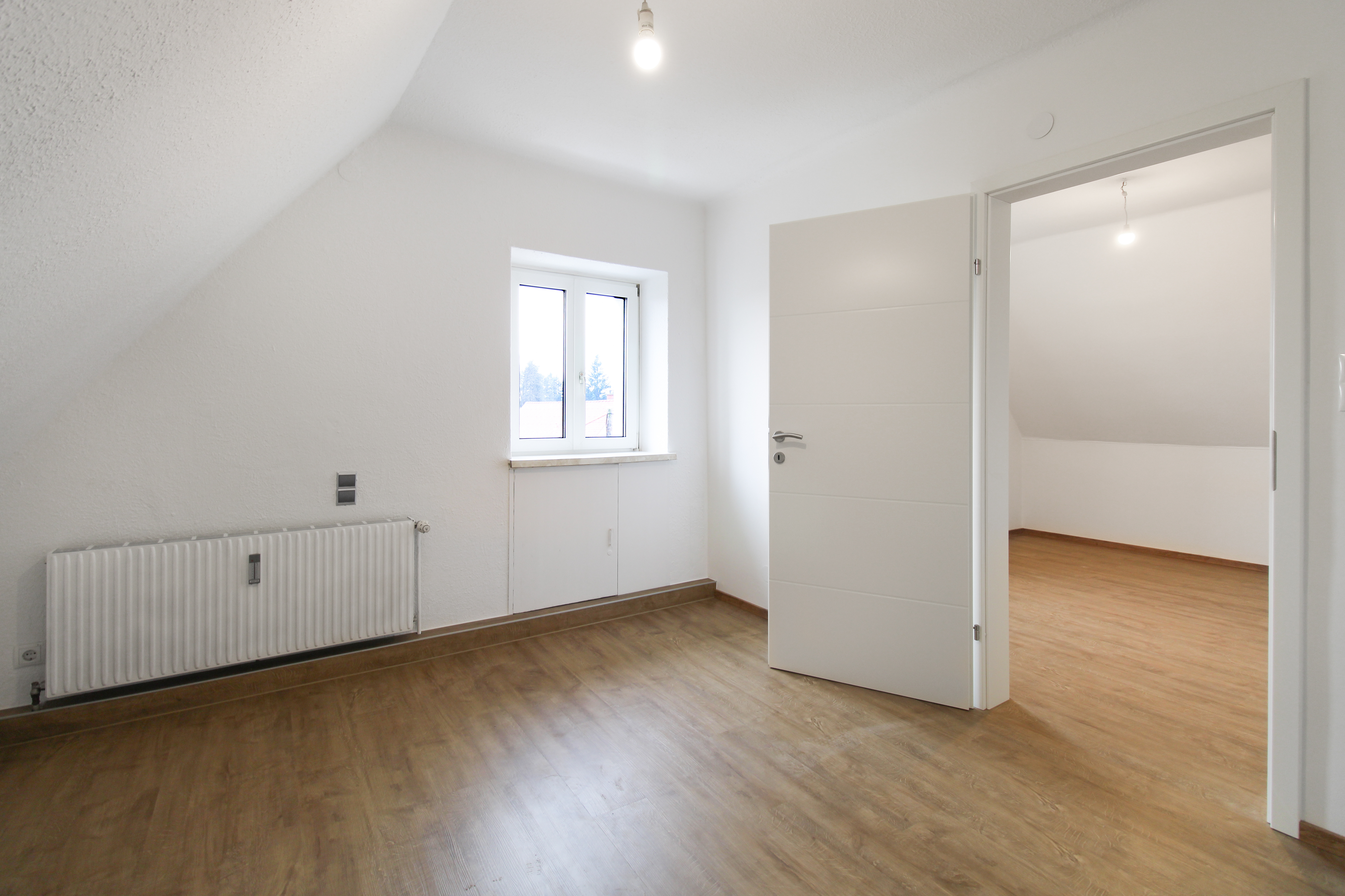Neu sanierte charmante 2-Zimmer Wohnung – ab sofort! Neu sanierte charmante 2-Zimmer Wohnung – ab sofort!