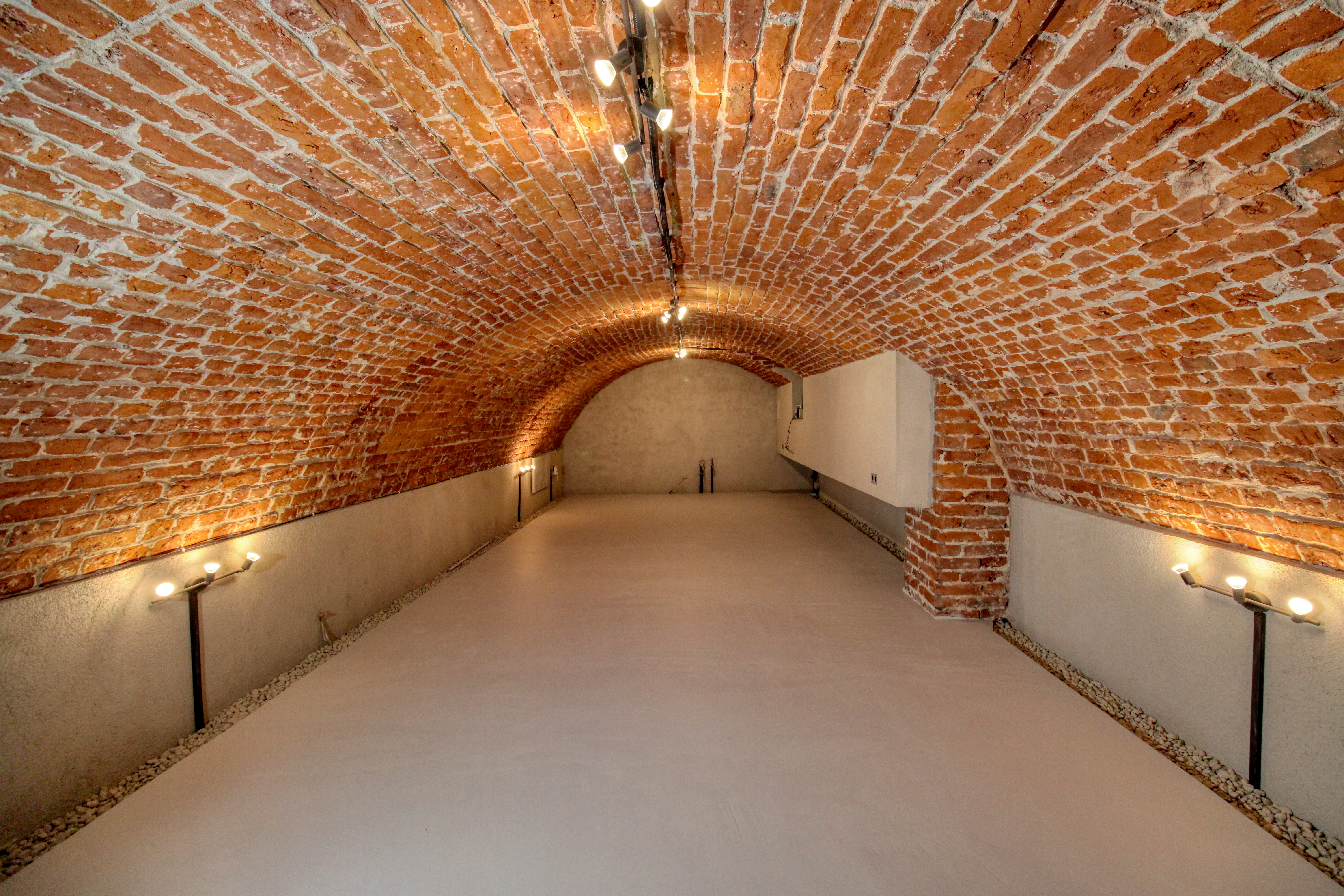 Außergewöhnlicher Gewölbekeller für Büro|Verein|Musikstudio|Lager Außergewöhnlicher Gewölbekeller für Büro|Verein|Musikstudio|Lager