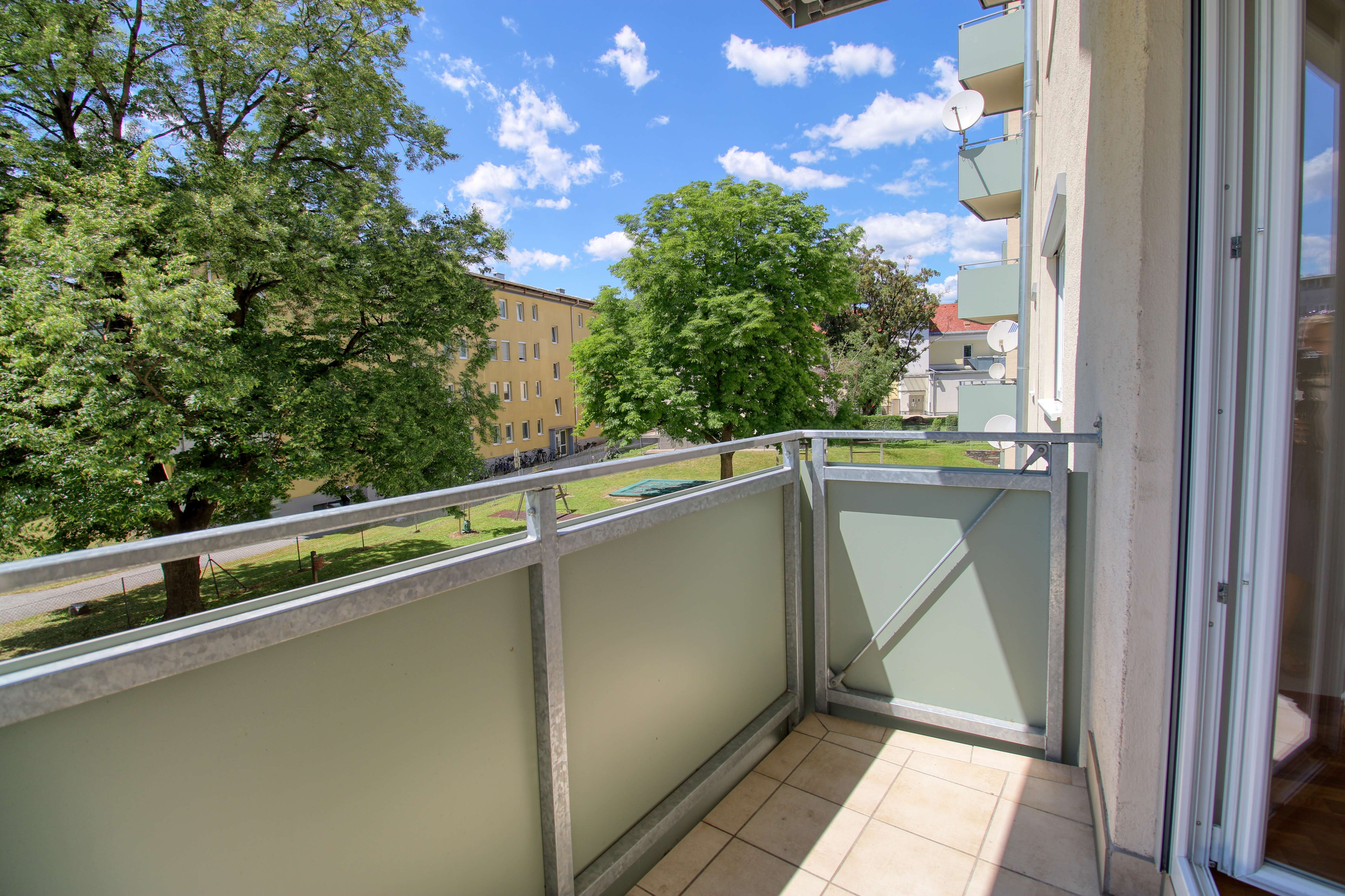 Großzügige 4-Zimmer Wohnung | 2 Balkone | Parkplatz | am Murradweg | Geidorf Großzügige 4-Zimmer Wohnung | 2 Balkone | Parkplatz | am Murradweg | Geidorf