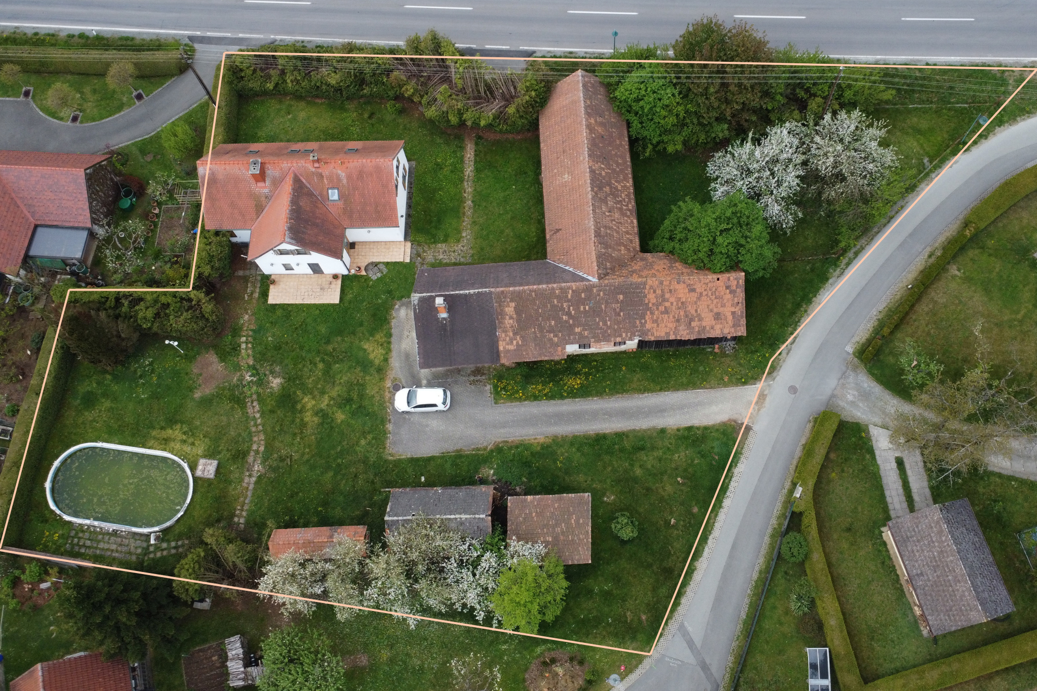 Nähe Leibnitz: Großes Einfamilienhaus mit Wirtschaftsgebäude | großer Garten Nähe Leibnitz: Großes Einfamilienhaus mit Wirtschaftsgebäude | großer Garten