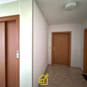 Aufzug Wohnungstür rechts