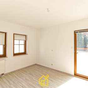 Schlafzimmer mit Balkonzugang 1.OG rechts 