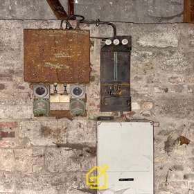 Stromanschluss Lager