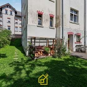 seitlicher Weg am Haus