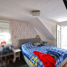 Schlafzimmer DG rechts UH9