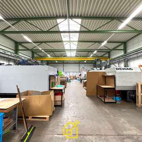 Produktionshalle Portalkran