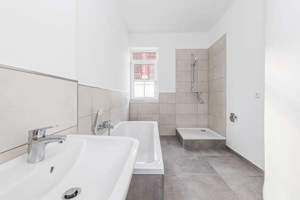 Baugleiche Wohnung - Badezimmer