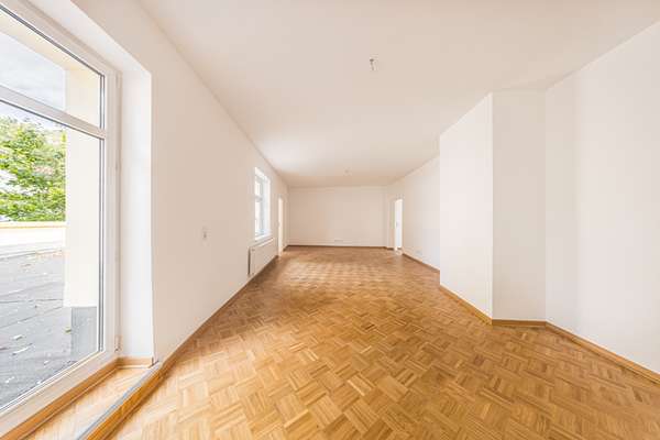 Schwarzackerstraße 11
