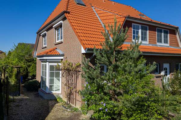 Haus_kaufen_Fahrland-Doppelhaus_seitlich