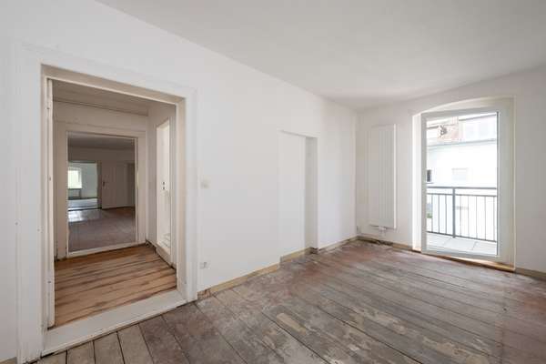 Zimmer mit Balkon
