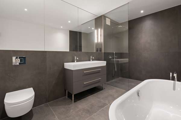 Modernes En Suite Bad