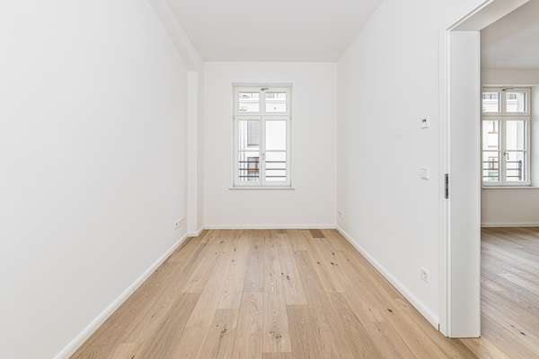 Schlafzimmer 1