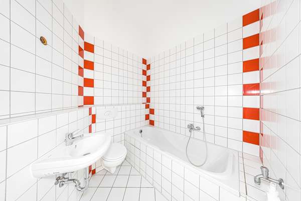 Badezimmer mit Wanne