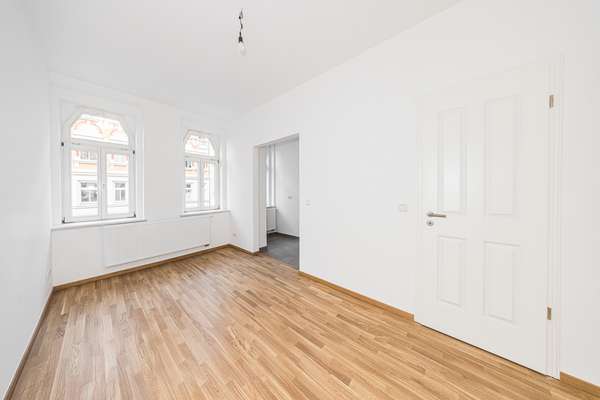 Schwarzackerstraße 11