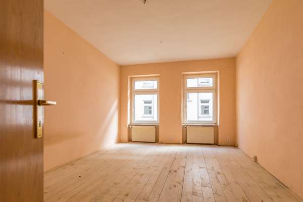 Schlafzimmer 1
