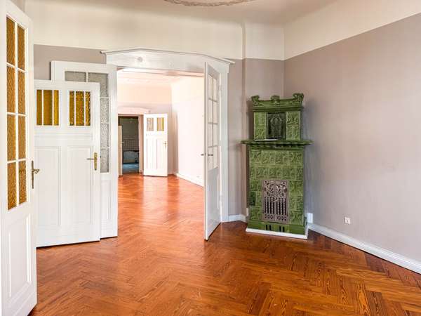 Zimmer mit Balkon