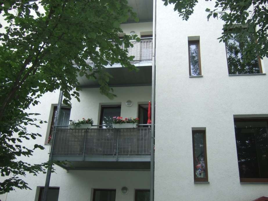 Altbaucharme in Leipzig Leutzsch: schöne 2-Zimmer-Wohnung mit Balkon