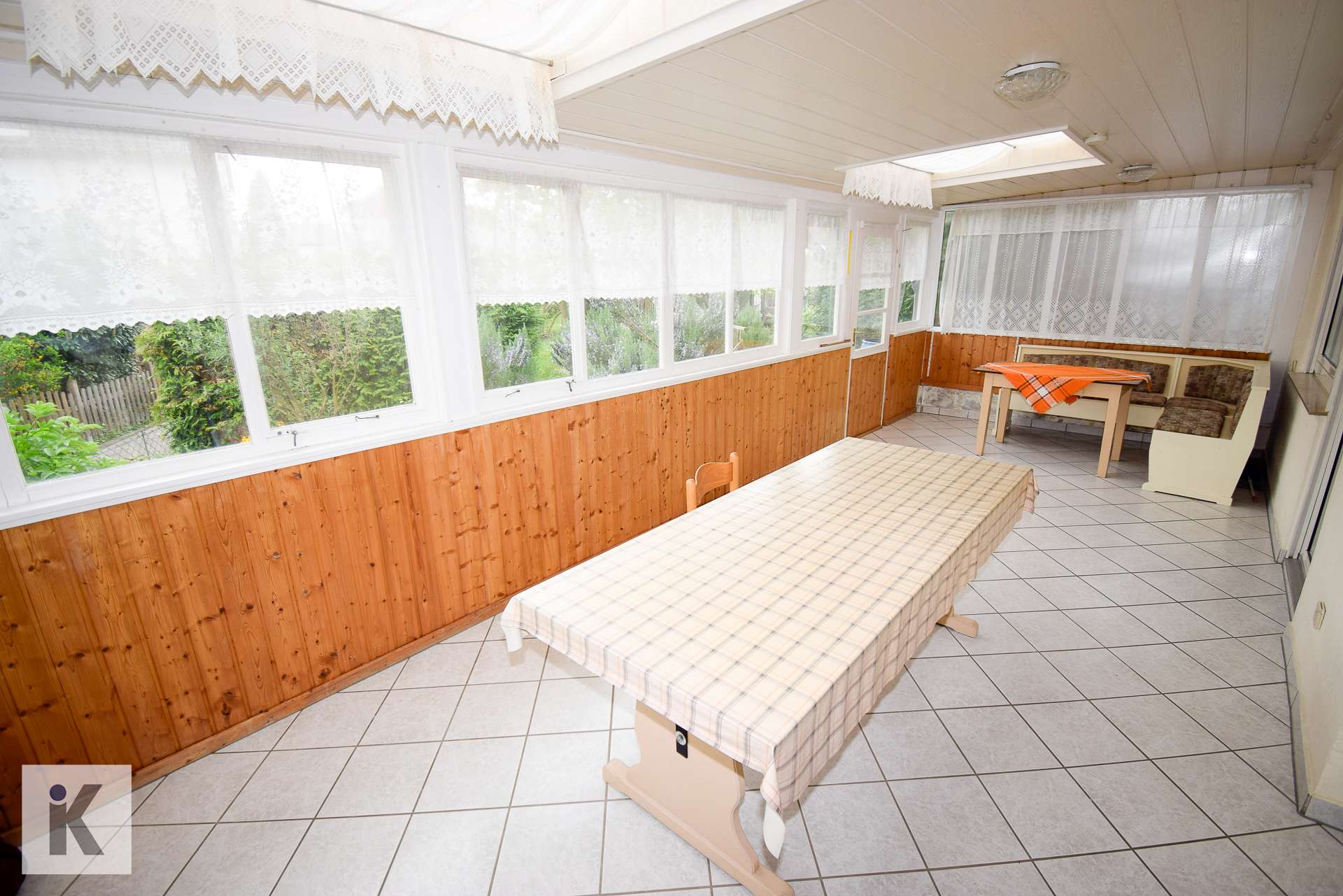 Überbaute Gartenterrasse