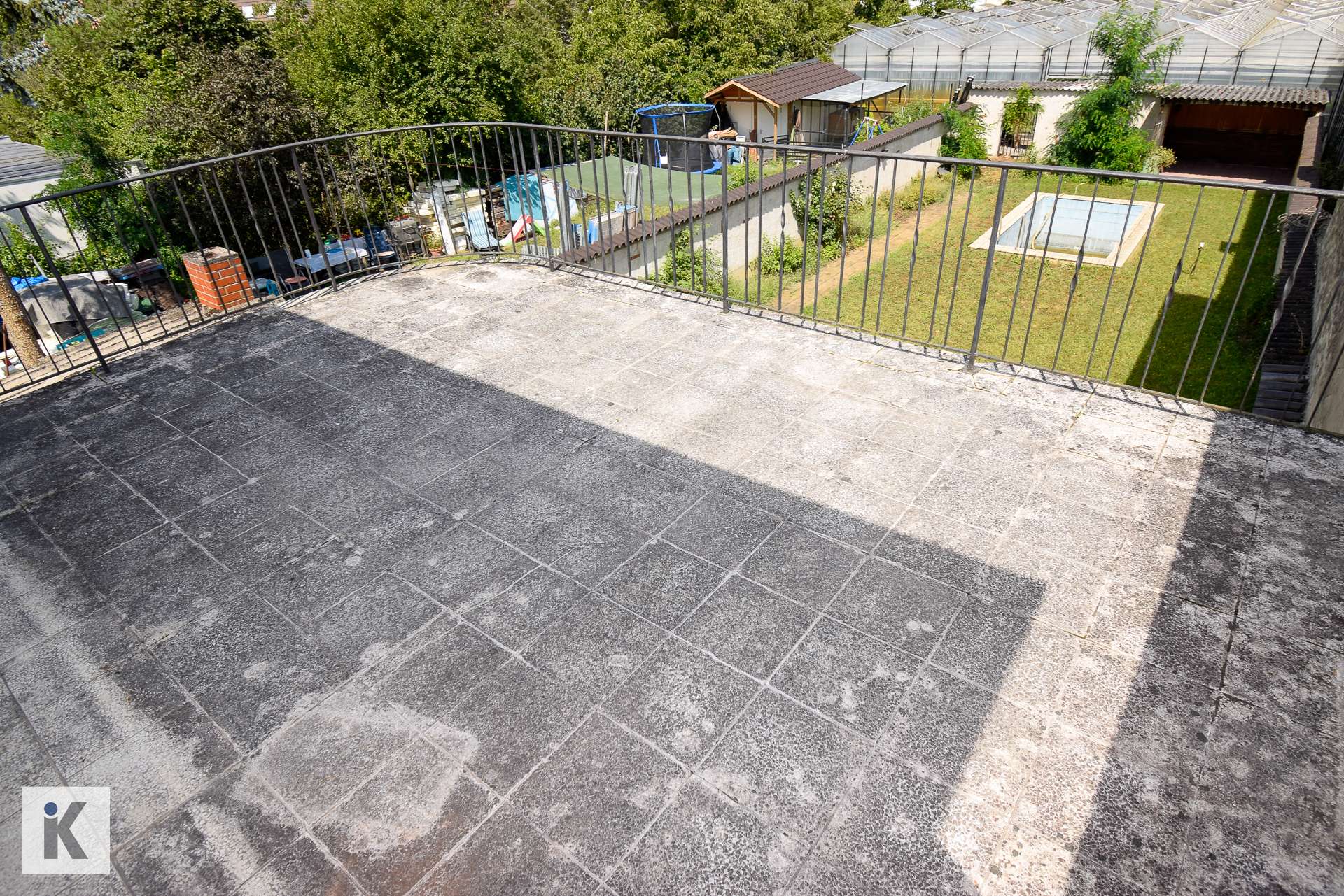 Weitläufige Dachterrasse