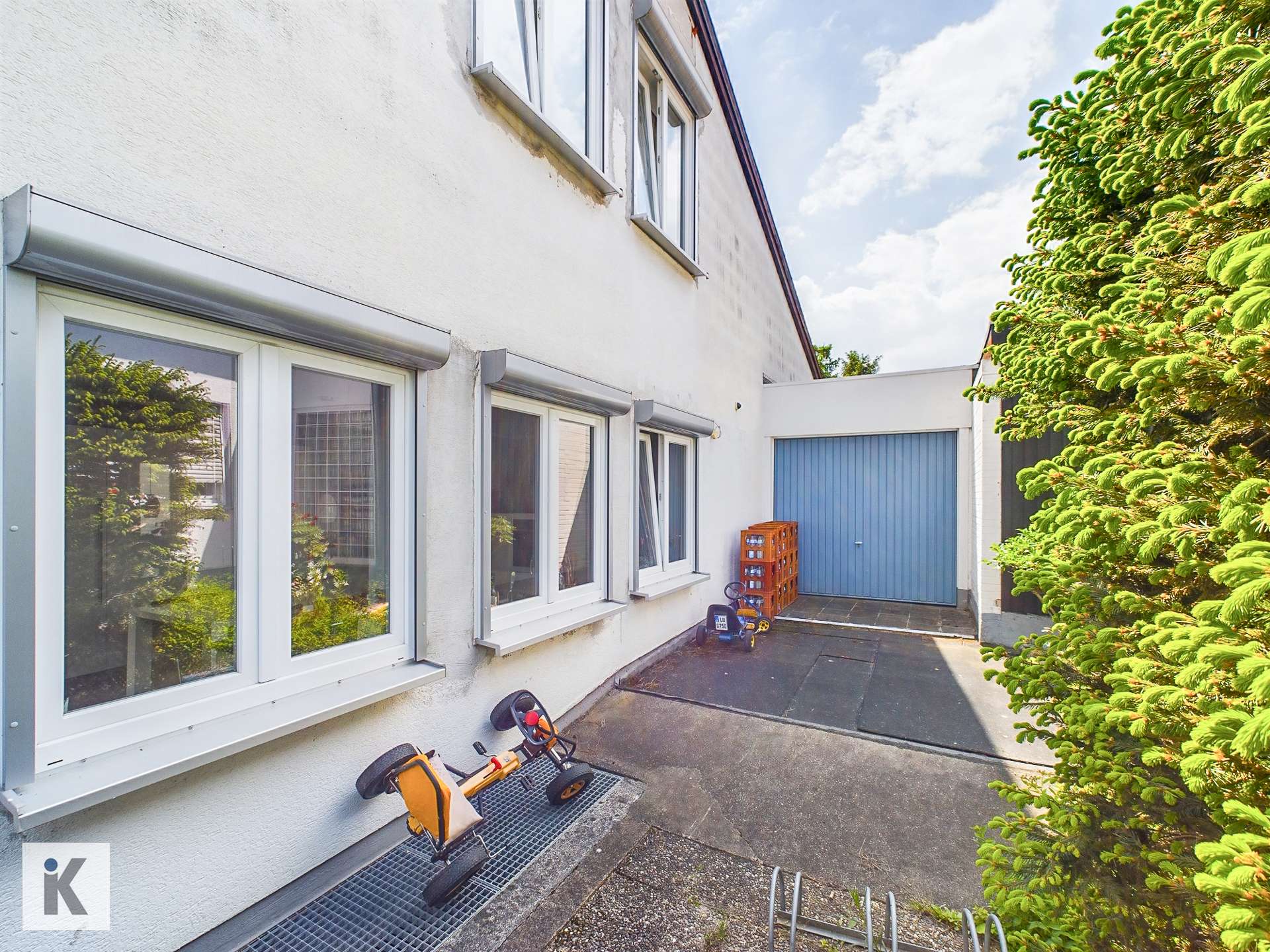 Garage mit EInfahrt
