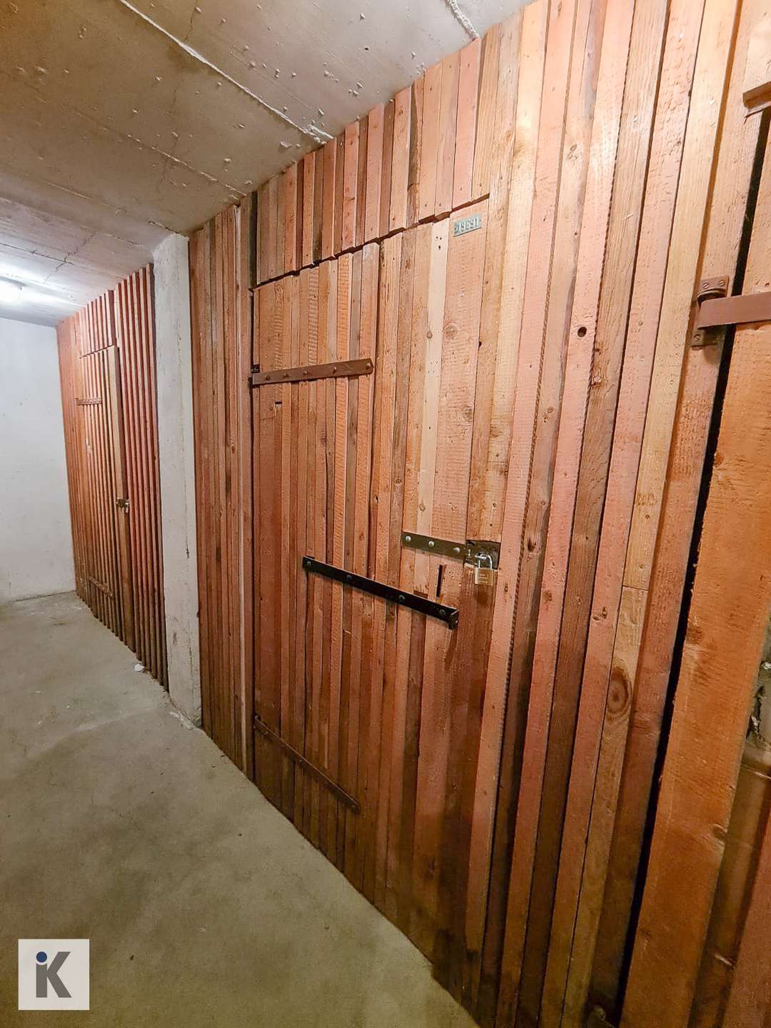 21 Keller von außen