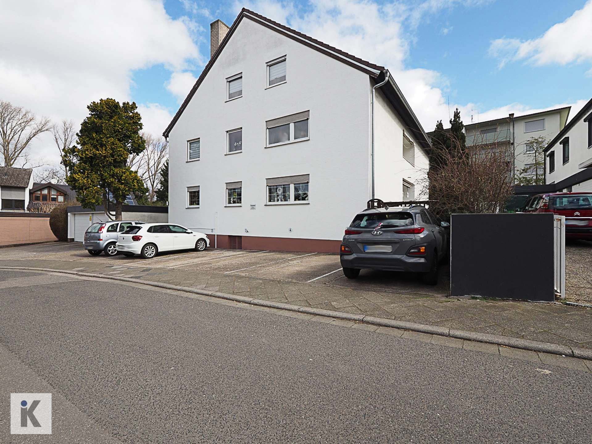 2 Ansicht von der Strasse 2