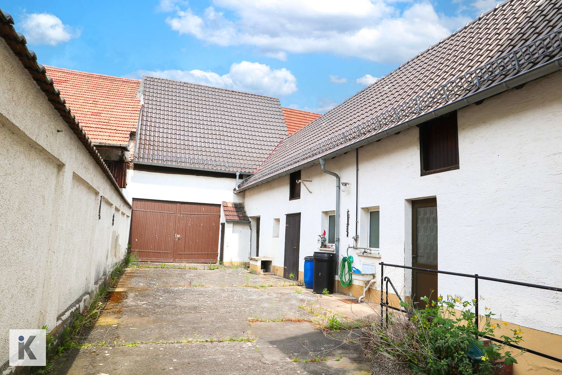 Hof mit Scheune