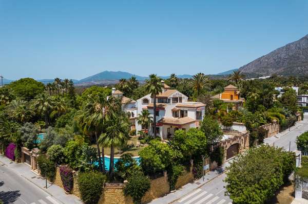 Casa Ana: Große Mediterrane Villa an der Goldenen Meile Marbellas