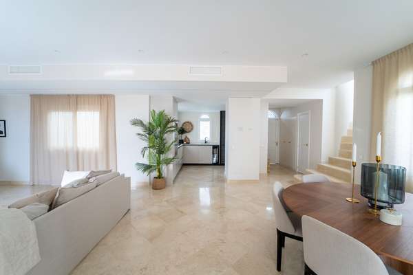 Luxus-Penthouse mit atemberaubender Aussicht in Jardines de Colgantes Marbella