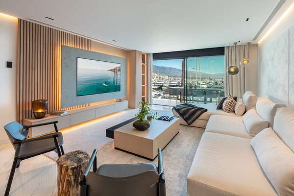 Elegante Wohnung zum Verkauf im Yachthafen von Puerto Banus in Marbella