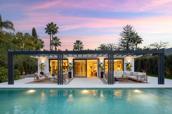 Luxuriöse Villa in Madroñal mit Atemberaubender Aussicht