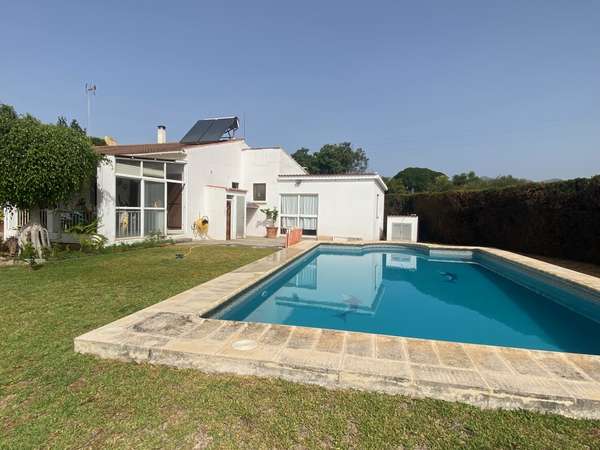 Renovierungsbedürftige Villa/Finca in El Velerin, Nähe Estepona-Strand