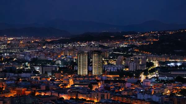 Wohnungen in einzigartigem Hochhaus Projekt in Malaga zum Verkauf