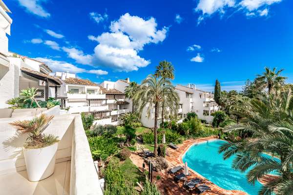 Exklusive Wohnung mit Terrasse im Puente Romano, Marbella Golden Mile