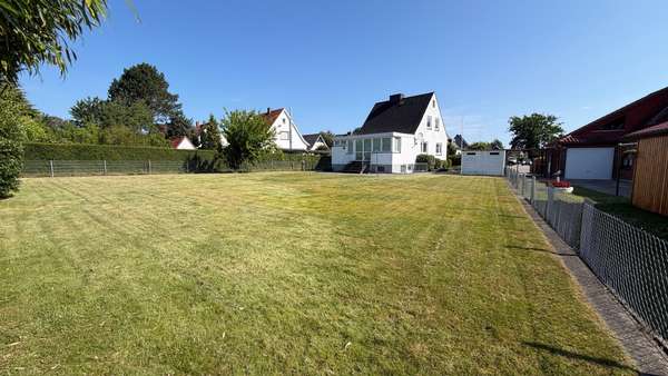 Baugrundstück mit Altbestand in Strande