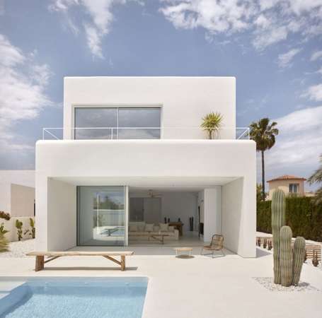 Elegante Neubau-Villa in Estepona: Ihr Traumobjekt an der Costa del Sol