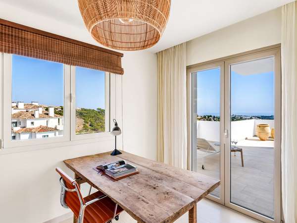 Luxuriöses Mittelmeer-Penthouse mit Panoramablick