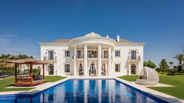 Klassische Villa in Hacienda las Chapas, Marbella