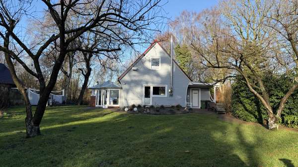 Liebevolle Puppenstube in Traumlage: Ostseestrand Heidkate fußläufig