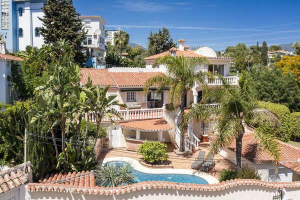 Reizvolle Villa in Nueva Andalucía, Marbella: Ein Ruhiges Versteck in der Nähe von Annehmlichkeiten