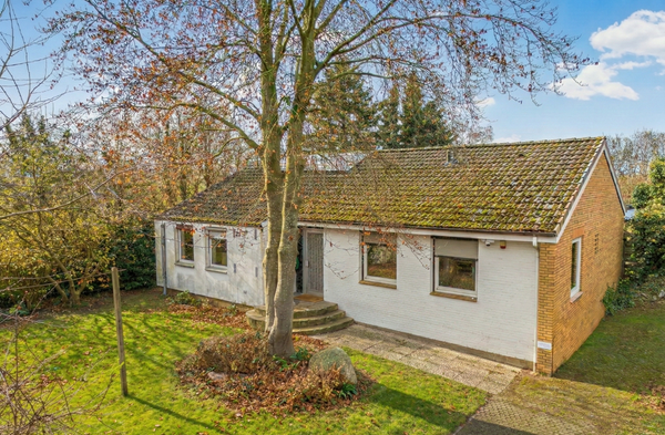 Freistehendes Einfamilienhaus im Bungalowstil