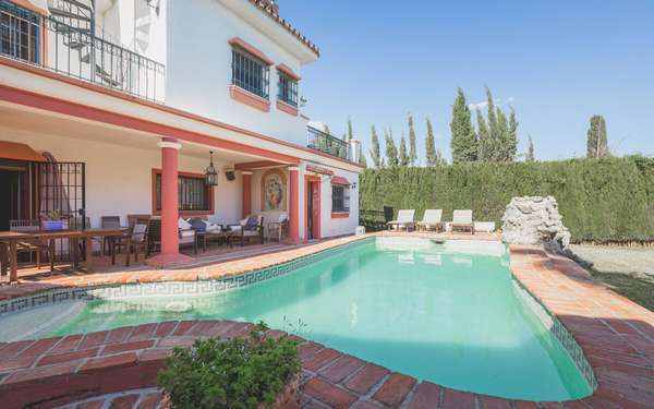 Einzigartige Gelegenheit: Geräumiges Familienhaus in El Mirador, Marbella