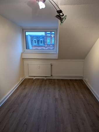 2,5-Zimmer Dachgeschosswohnung am Dreiecksplatz